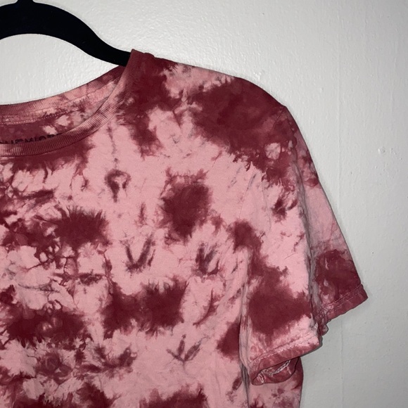 Tops - 🦋Pink Tie-Dye cropped top!